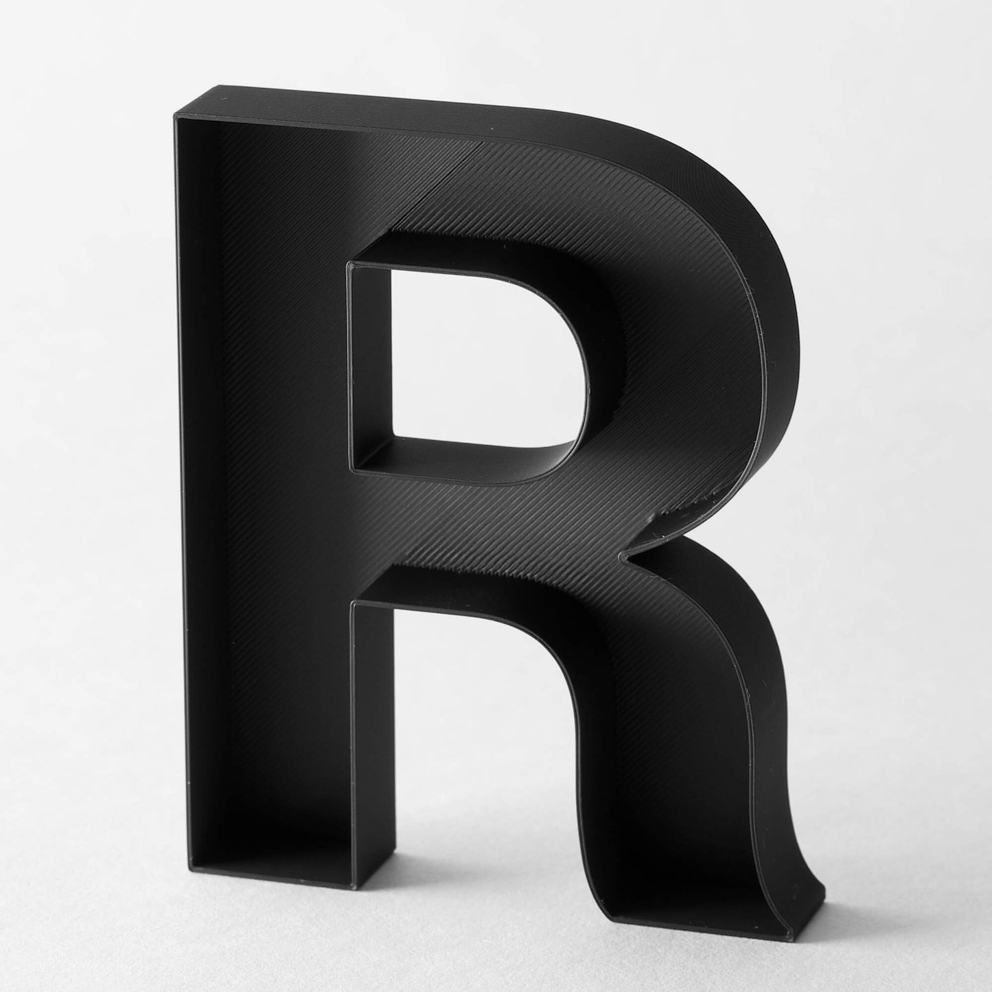 R – Buchstabe